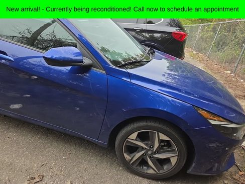 Used 2023 Hyundai Elantra SEL w/ Convenience Package FWD image 9