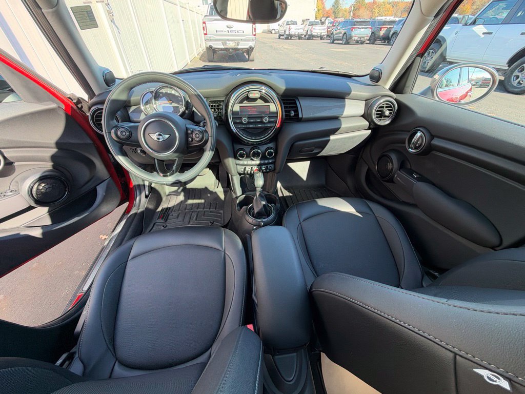 Used 2016 MINI Cooper 4-Door Hardtop FWD image 9