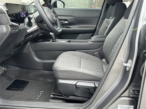 New 2026 Nissan Kicks SV image 10