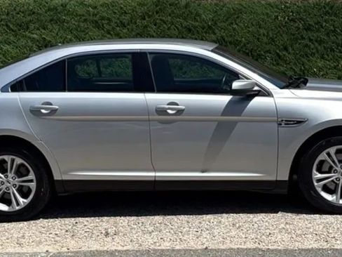 Used 2018 Ford Taurus SEL w/ Equipment Group 201A AWD/4WD image 5