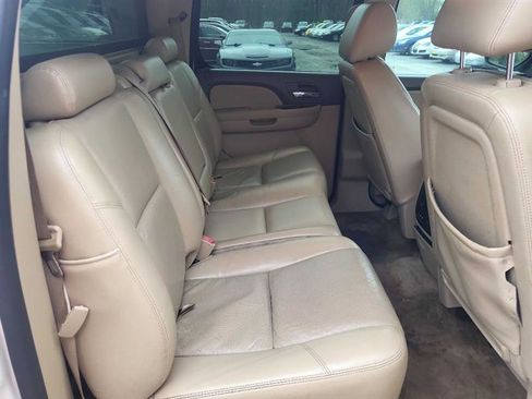Used 2012 Chevrolet Avalanche LTZ RWD image 11