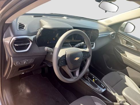 Used 2026 Chevrolet TrailBlazer LT FWD image 9