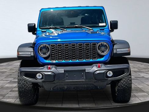 Certified 2025 Jeep Wrangler Unlimited Rubicon w/ Convenience Group AWD/4WD image 27