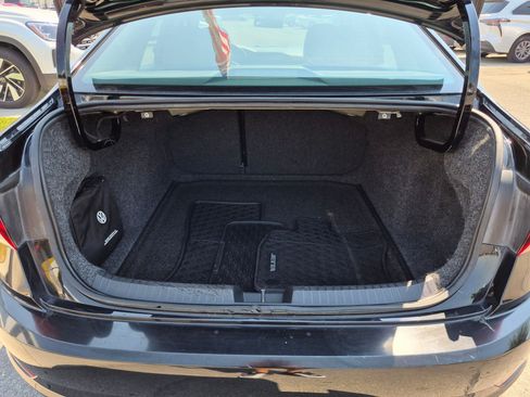 Used 2019 Volkswagen Jetta SE FWD image 29