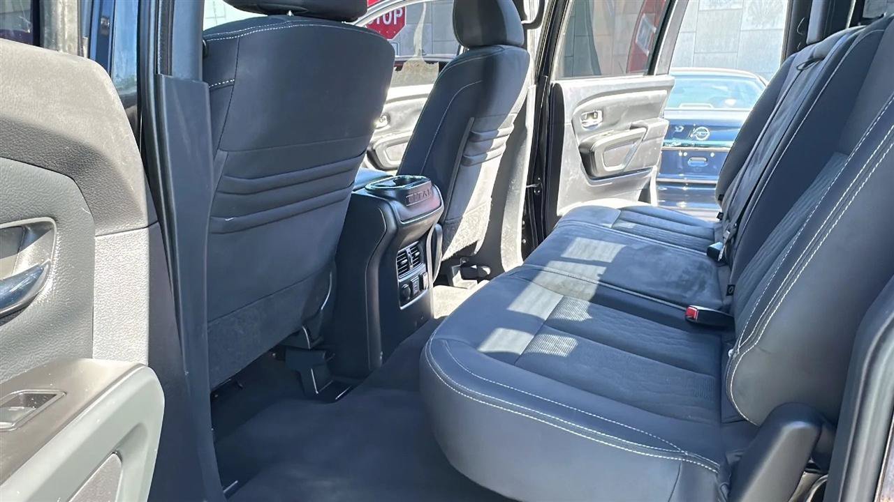 Used 2019 Nissan Titan SV w/ SV Convenience Package RWD image 32