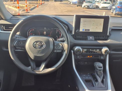 Certified 2025 Toyota RAV4 XLE FWD image 5