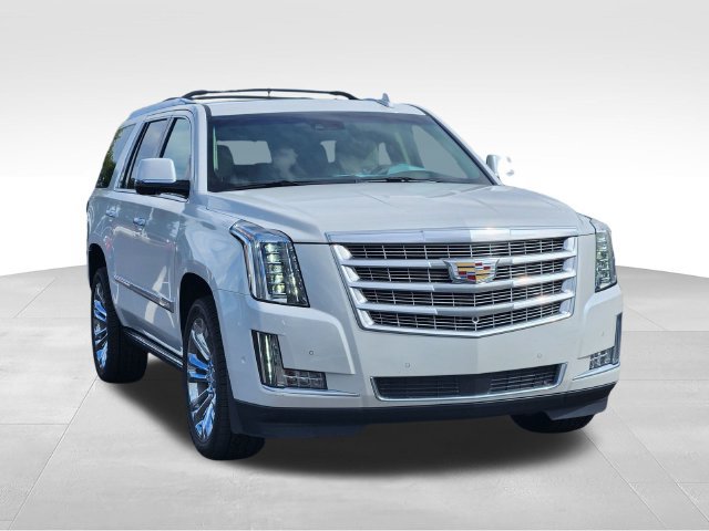 Used 2018 Cadillac Escalade Premium Luxury w/ LPO, Radiant Package AWD/4WD image 8