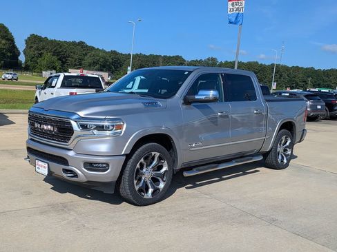 Used 2023 RAM 1500 Limited w/ Body Color Bumper Group AWD/4WD image 4