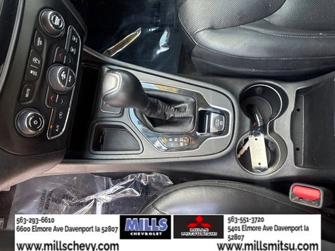 Used 2019 Jeep Cherokee Limited FWD image 19