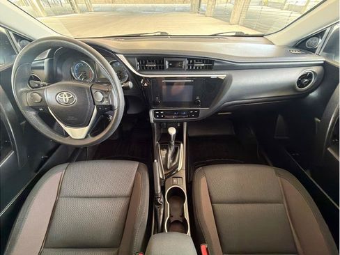 Used 2018 Toyota Corolla LE FWD image 15