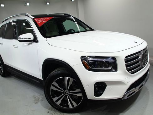 Certified 2025 Mercedes-Benz GLB 250 4MATIC image 8