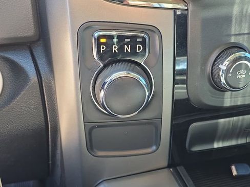 Used 2018 RAM 1500 Classic SLT image 27