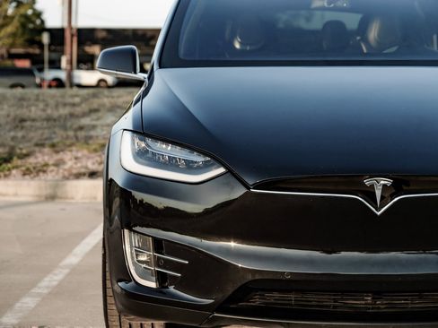 Used 2017 Tesla Model X 75D image 53