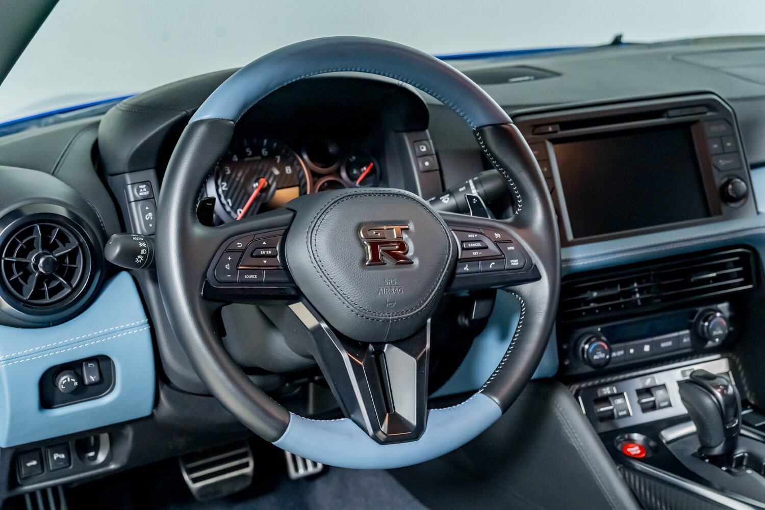 Used 2024 Nissan GT-R w/ Floor Mat Package AWD/4WD image 18