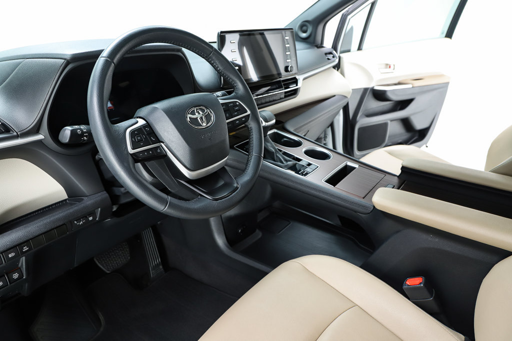 Used 2024 Toyota Sienna XLE w/ XLE Plus Package AWD/4WD image 42