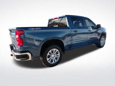 Used 2024 Chevrolet Silverado 1500 LT w/ Safety Package AWD/4WD image 4