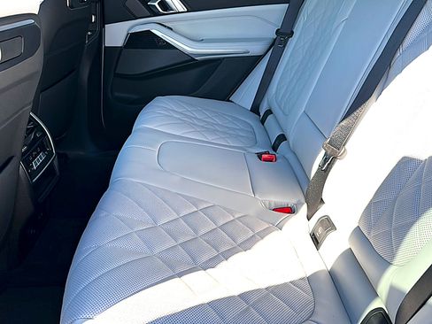 New 2026 BMW X5 xDrive40i w/ M Sport Package AWD/4WD image 15