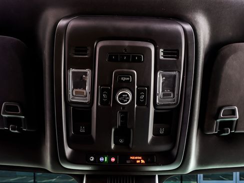 Used 2024 GMC Yukon XL Denali AWD/4WD image 20