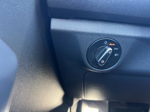 Used 2024 Volkswagen Jetta SE image 24