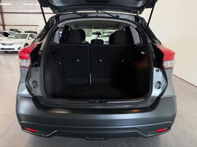 Used 2019 Nissan Kicks SR FWD image 26
