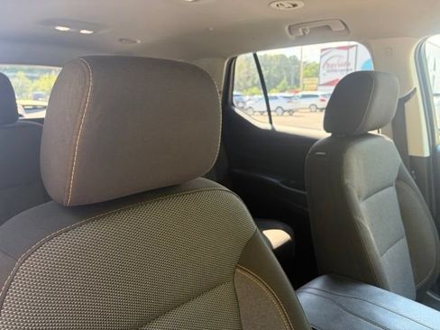 Used 2018 Chevrolet Traverse LT FWD image 29