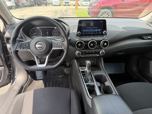 Used 2024 Nissan Sentra SV FWD image 12