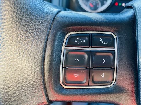 Used 2019 RAM 1500 Classic SLT image 32