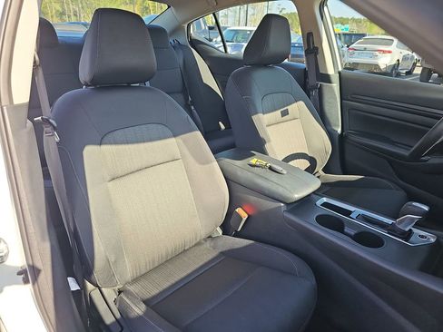 Used 2025 Nissan Altima 2.5 SV image 13