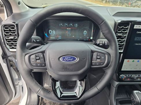 New 2026 Ford Ranger Lariat w/ Black Appearance Package AWD/4WD image 16
