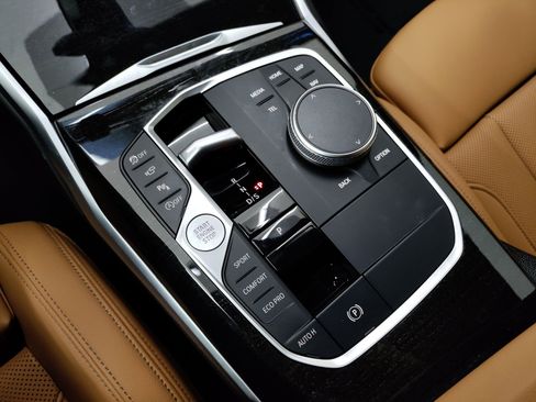 Used 2024 BMW 330i Sedan w/ Convenience Package image 26