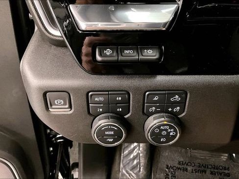 Used 2024 Chevrolet Silverado 2500 High Country w/ High Country Premium Package AWD/4WD image 40