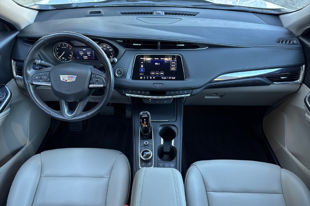 Used 2022 Cadillac XT4 Luxury w/ Driver Awareness Package FWD image 15