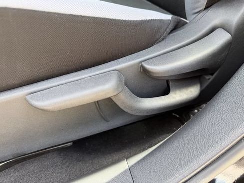 Used 2025 Nissan Versa S w/ Trunk Package FWD image 22