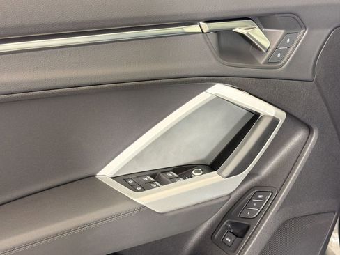 Used 2025 Audi Q3 2.0T Premium w/ Convenience Package image 14