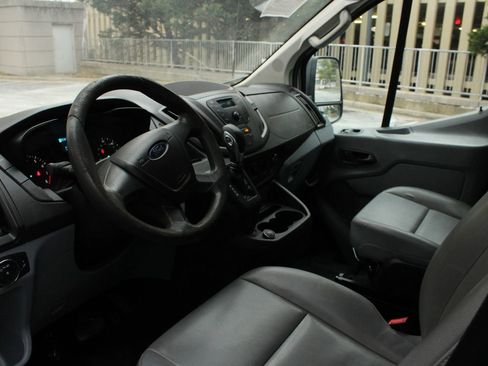 Used 2018 Ford Transit 250 130 Low Roof image 18