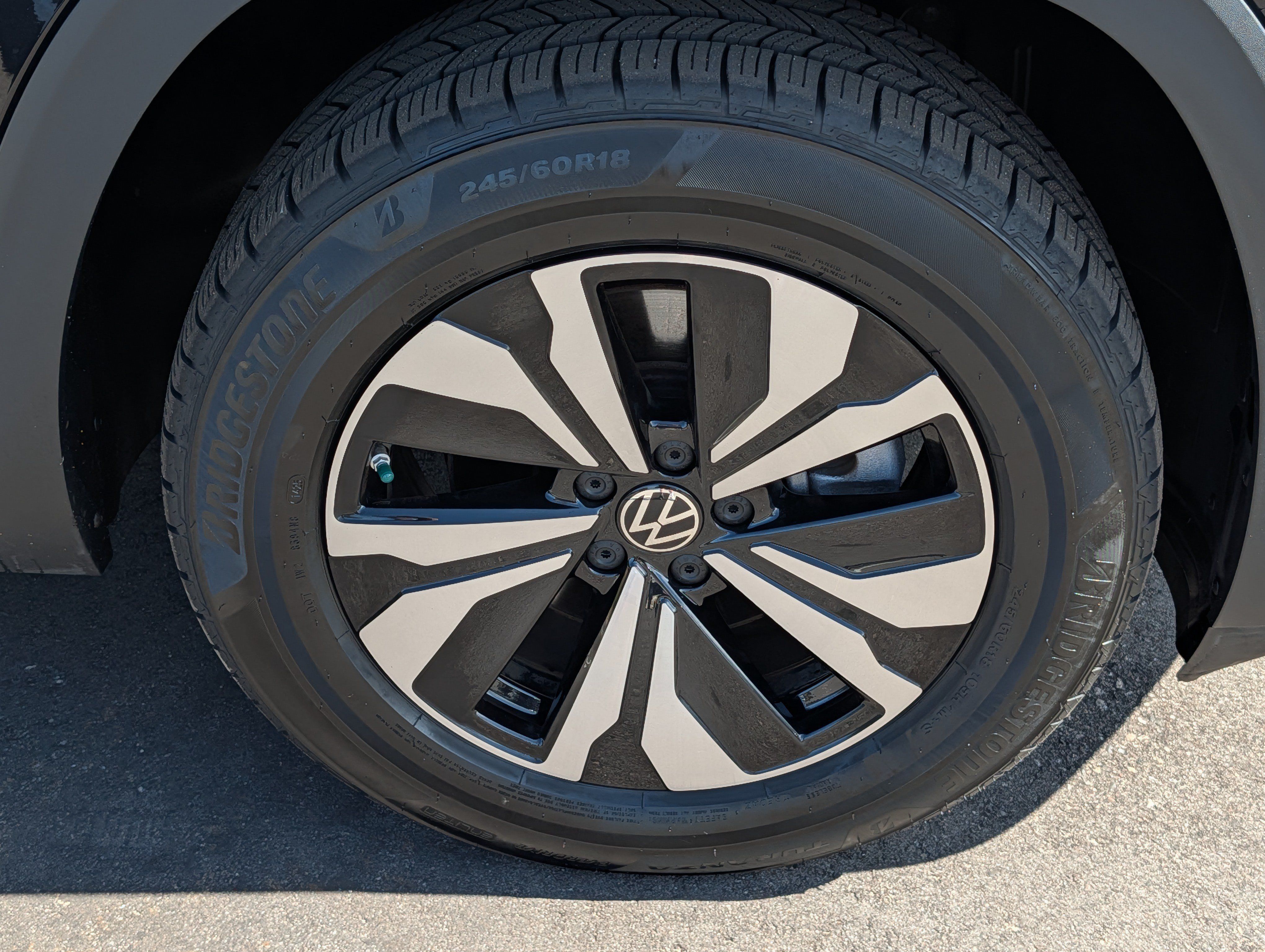Certified 2024 Volkswagen Atlas Cross Sport SE AWD/4WD image 15