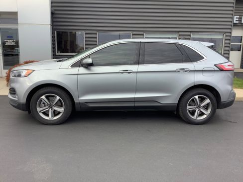 Certified 2024 Ford Edge SEL w/ Convenience Package AWD/4WD image 2