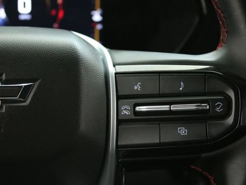 Used 2023 Chevrolet Colorado Z71 AWD/4WD image 14