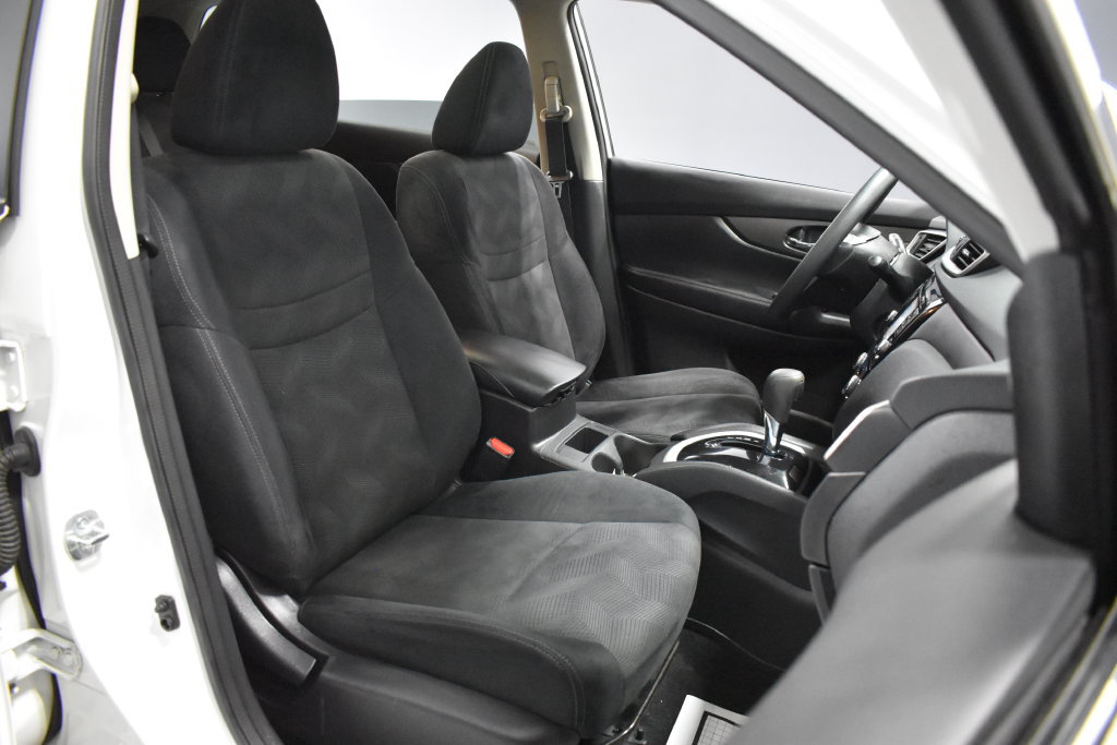 Used 2014 Nissan Rogue SV w/ SV Premium Package FWD image 14