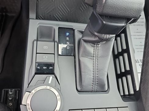 Certified 2025 Toyota Tacoma SR AWD/4WD image 21