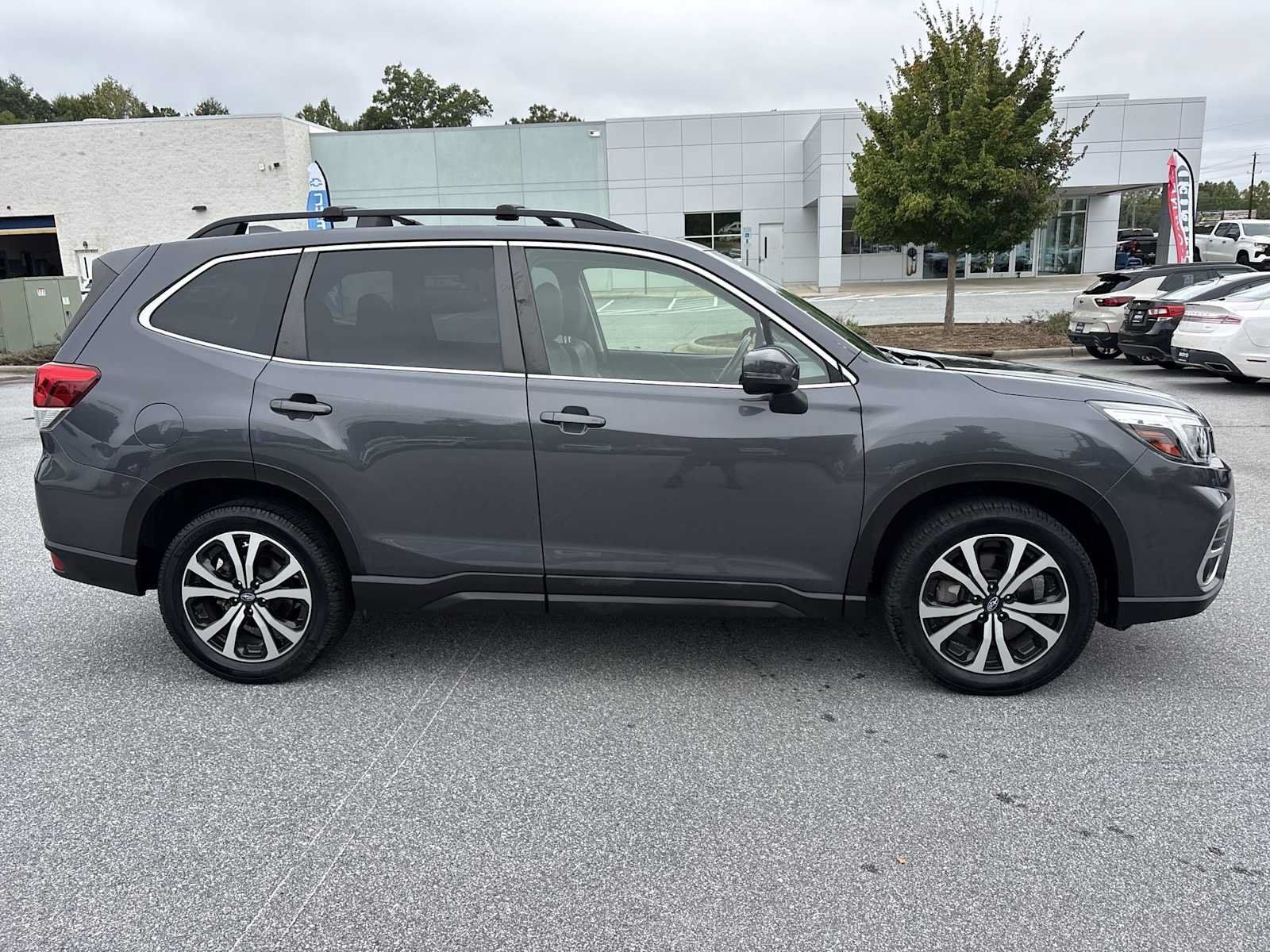 Used 2020 Subaru Forester Limited w/ Popular Package #3 AWD/4WD image 5
