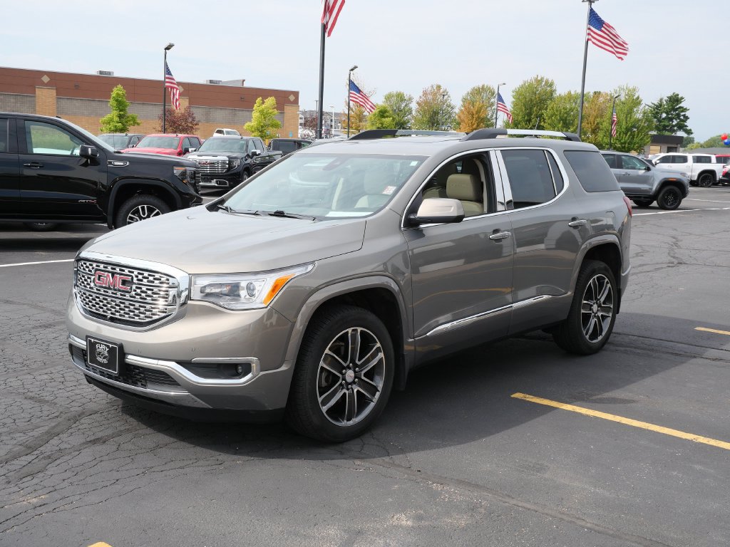 Certified 2019 GMC Acadia Denali w/ Technology Package AWD/4WD image 5