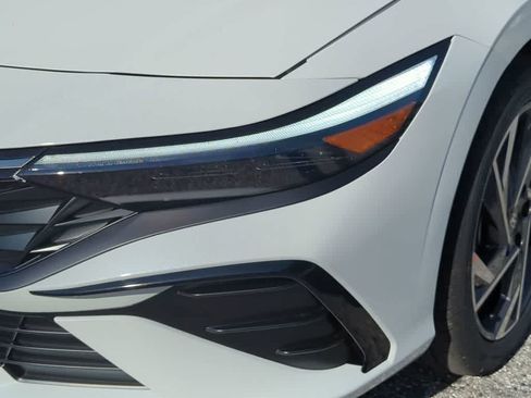 New 2026 Hyundai Elantra Limited FWD image 11