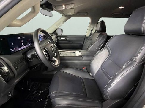 Used 2025 Nissan Armada SV RWD image 17
