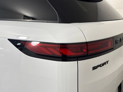 Used 2024 Land Rover Range Rover Sport Dynamic SE AWD/4WD image 17