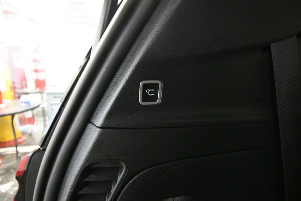 Used 2025 Chrysler Pacifica Limited FWD image 34