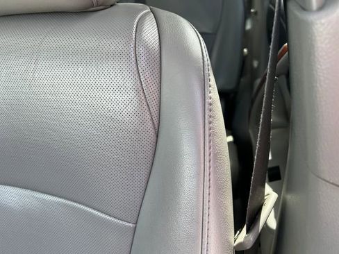 Used 2013 Toyota Highlander Limited image 14