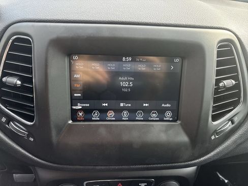 Used 2018 Jeep Compass Latitude w/ Popular Equipment Group FWD image 13