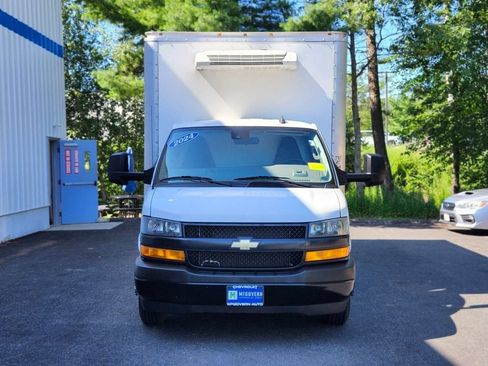 Used 2024 Chevrolet Express 3500 w/ Power Convenience Package RWD image 8