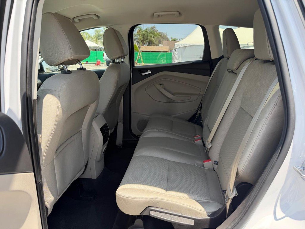 Used 2017 Ford Escape SE AWD/4WD image 34